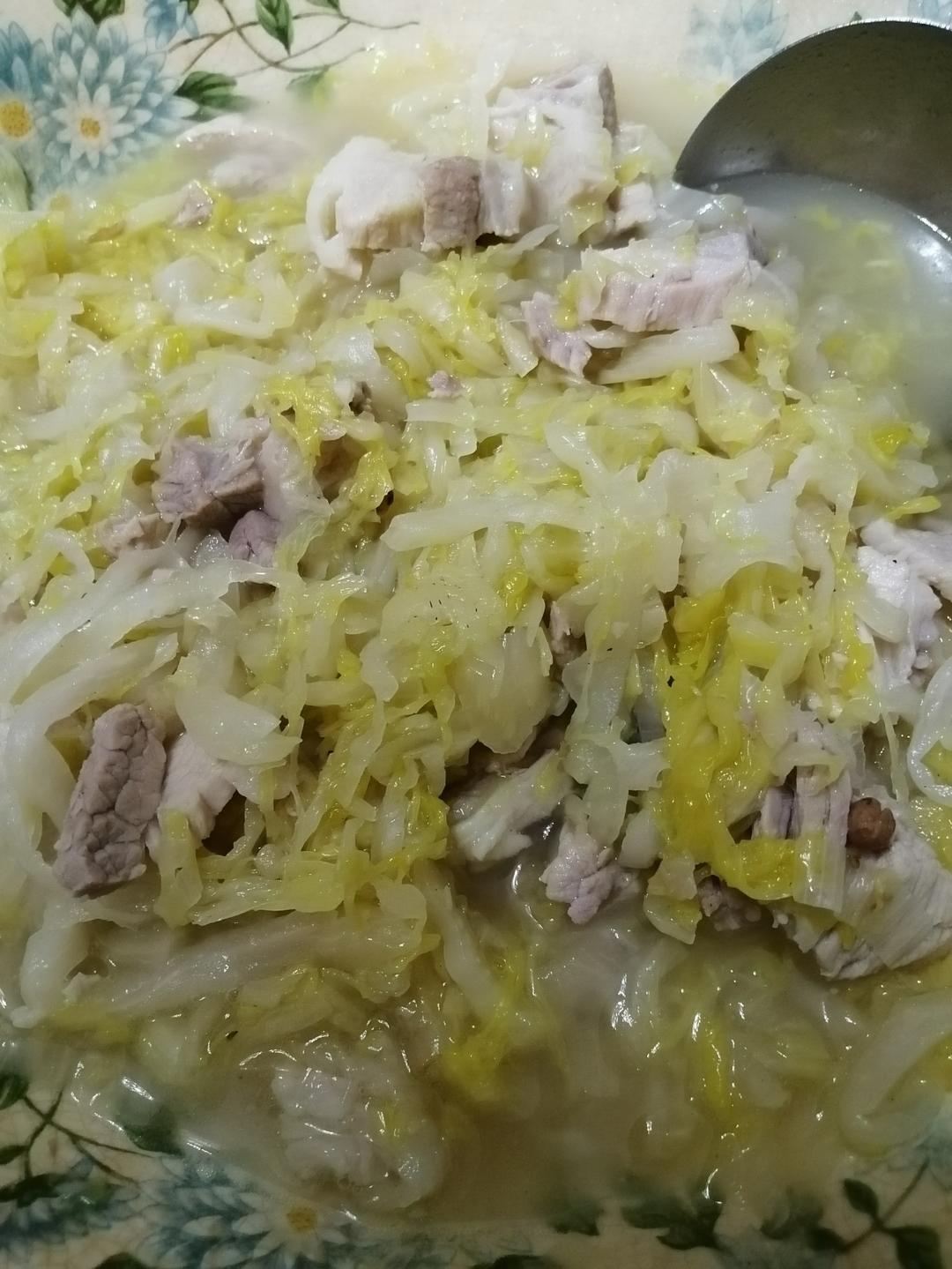 酸菜汆白肉