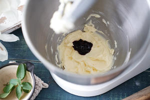 凯伍德厨师机食谱-爆浆蓝莓乳酪纸杯蛋糕的做法 步骤18