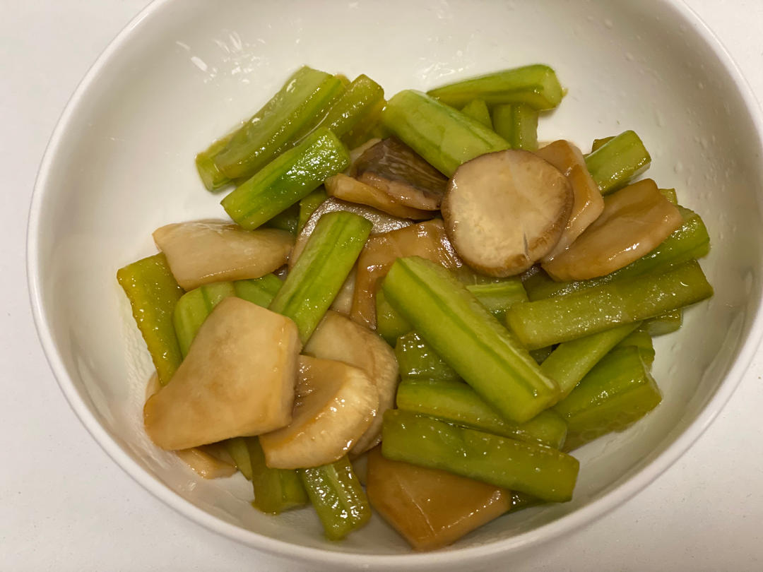 黄瓜炒海鲜菇