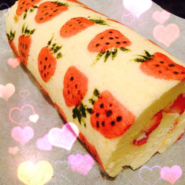 彩绘草莓蛋糕卷