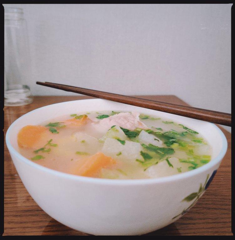 胡萝卜玉米骨头汤