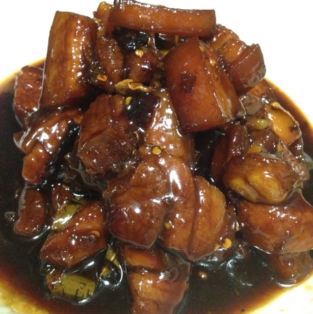 吃着碗里望着锅里的红烧肉