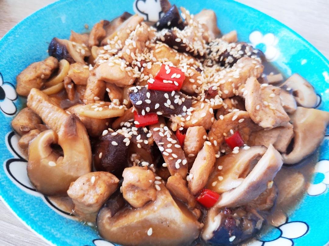 香菇鸡块