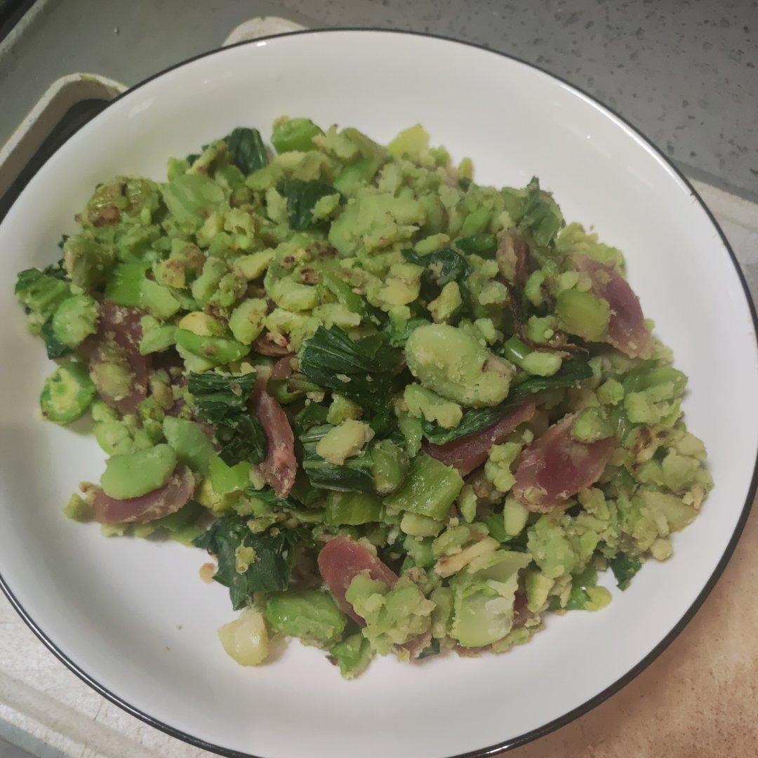 炒份碧绿生青的葱油蚕豆