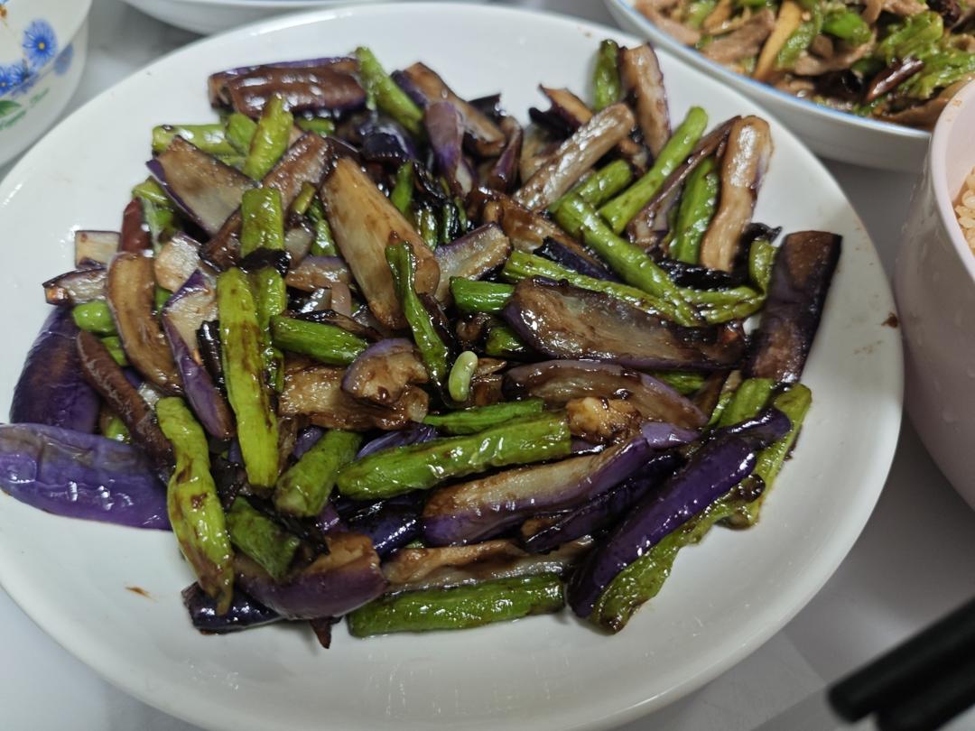 豆角烧茄子｜米饭杀手驾到！这盘素菜比肉还香！🍆