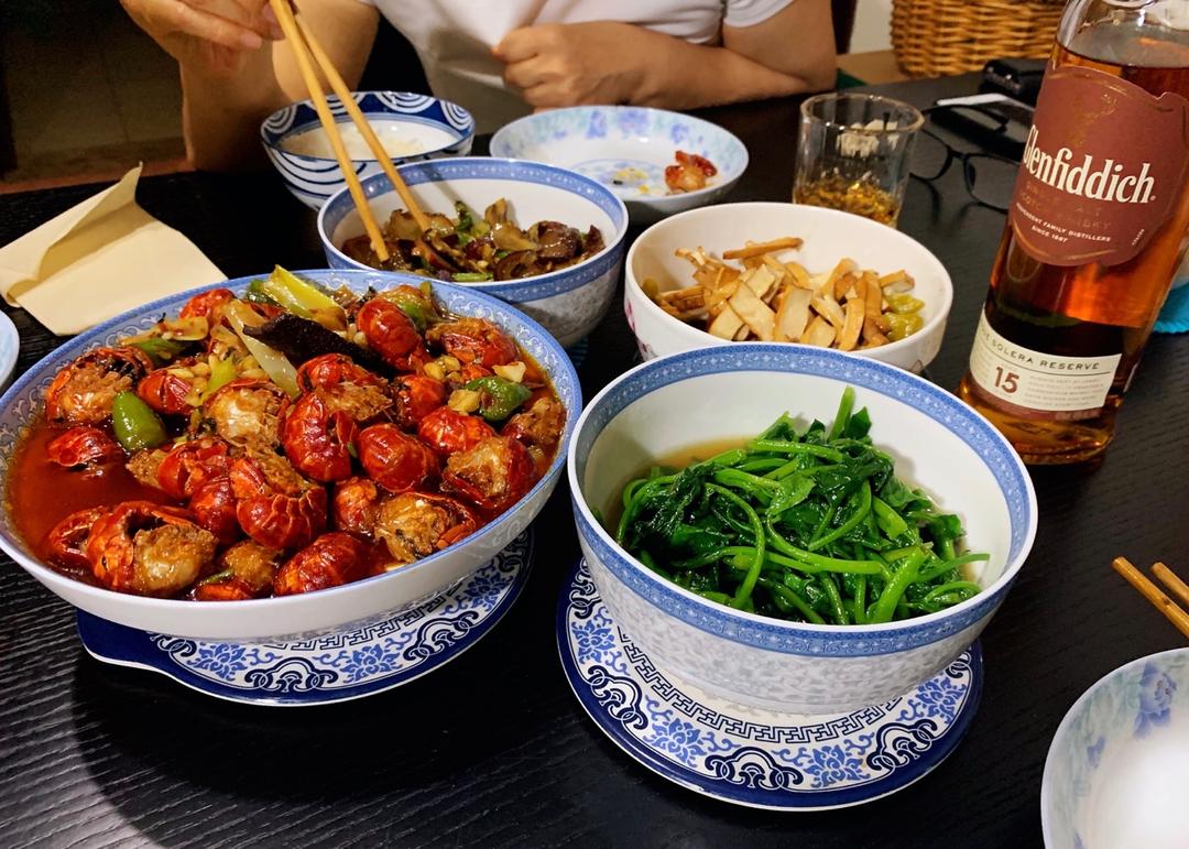 好吃到根本停不下来的秘制虾尾