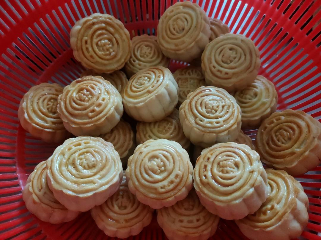 广式月饼—蛋黄莲蓉月饼