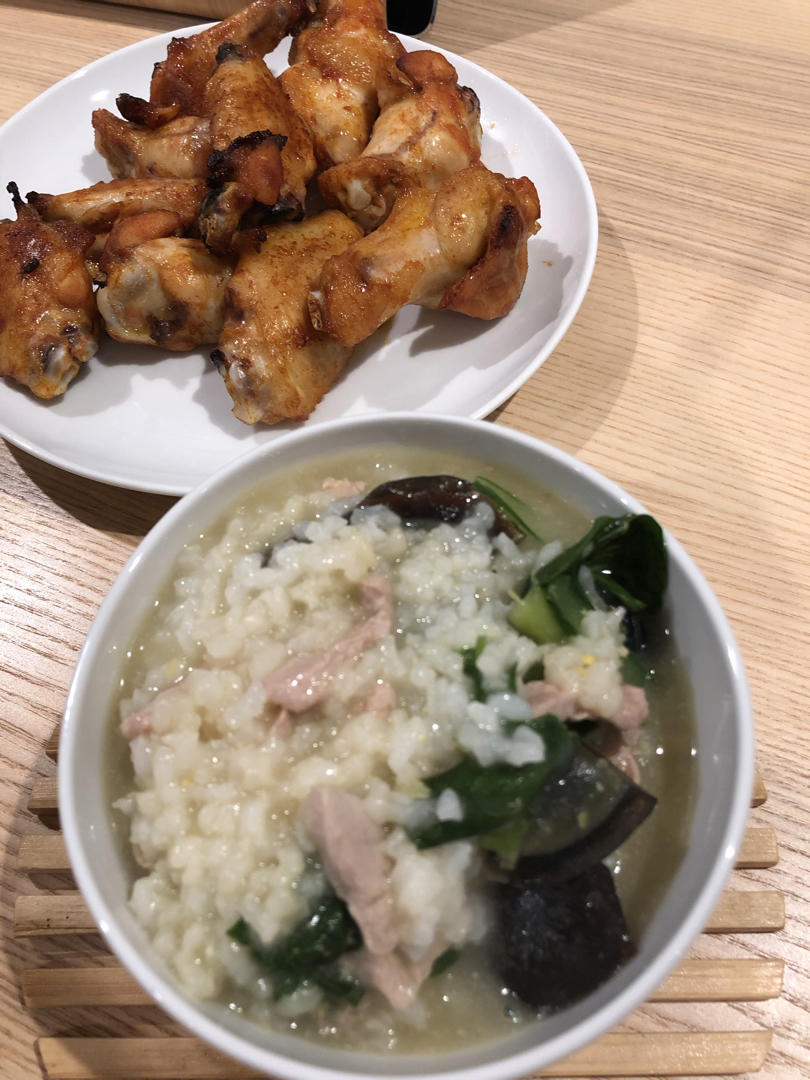 妈妈👩教我做的皮蛋瘦肉粥🥣简单快捷美味😋