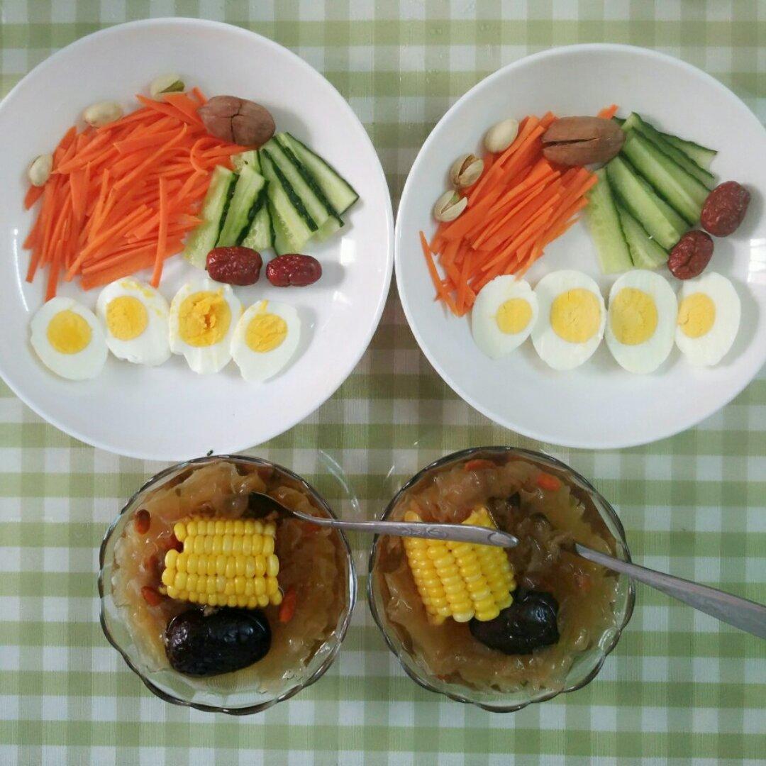 红枣银耳莲子羹