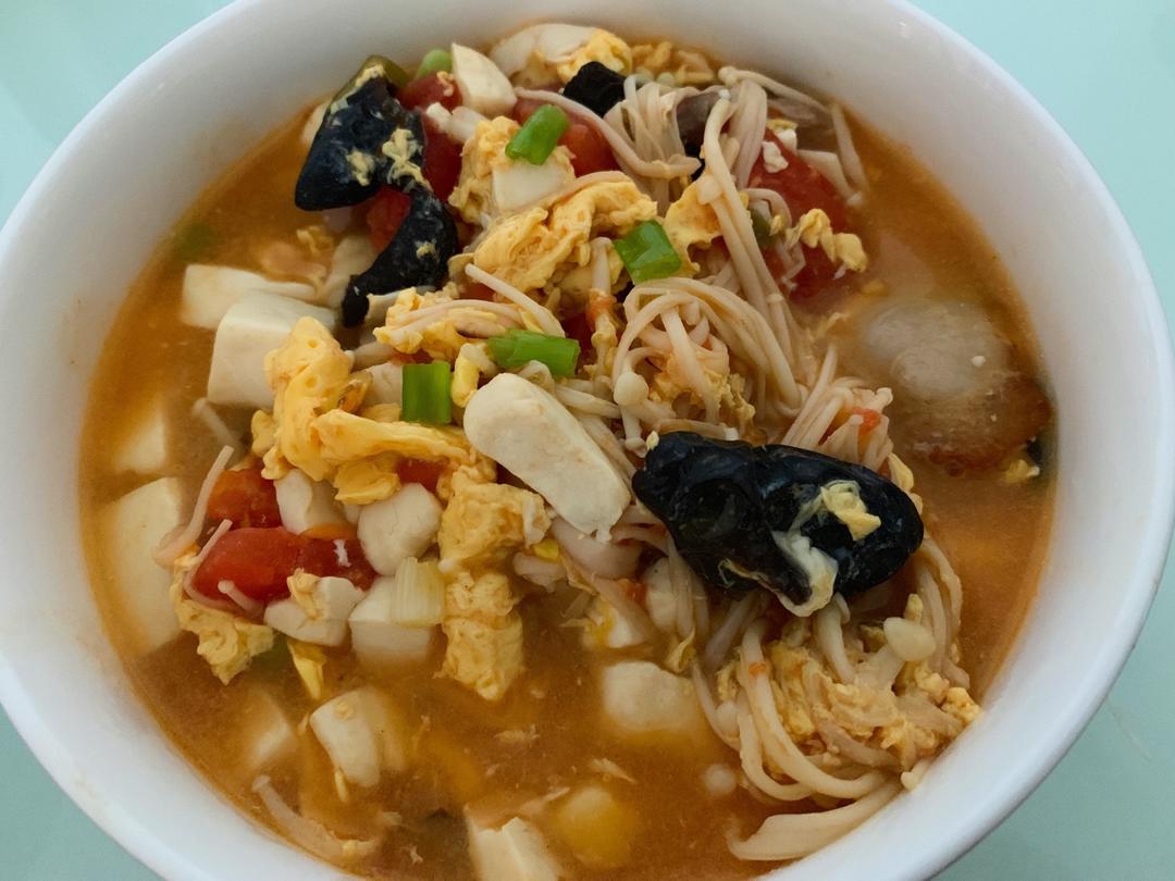 好喝鲜美的菌菇豆腐汤