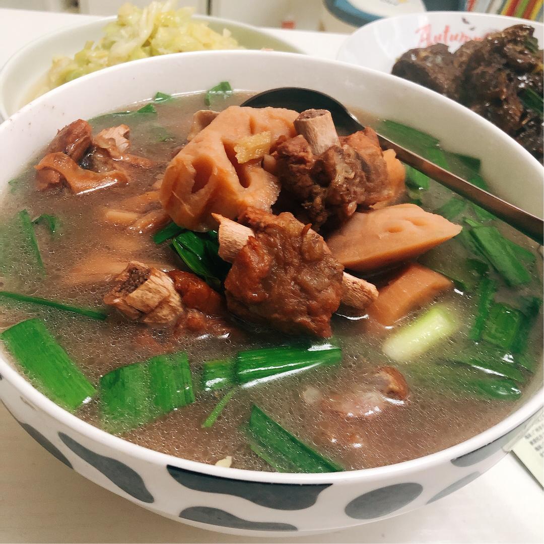 巨香的腊排骨莲藕汤