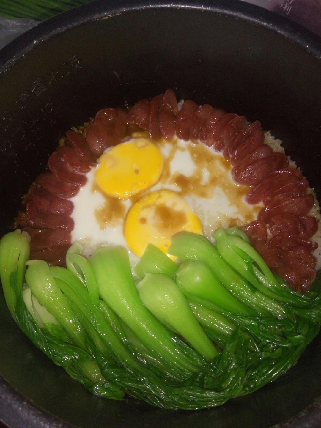 广式腊味煲仔饭