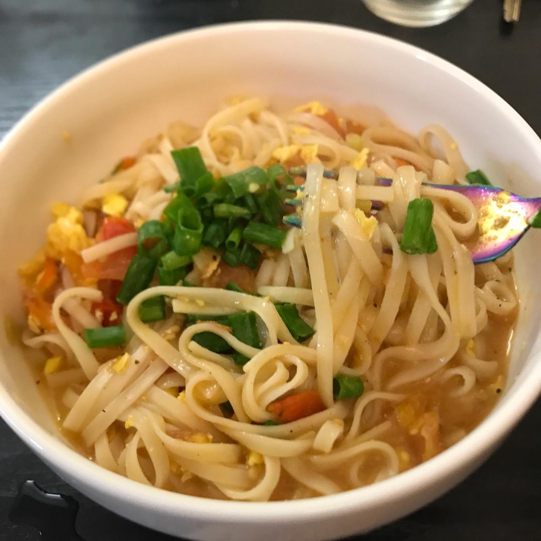 恨不得抱着锅舔的番茄鸡蛋面