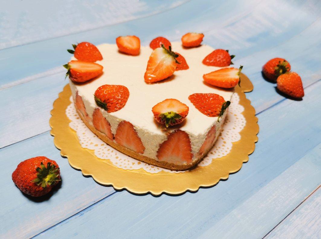 巧克力草莓慕斯蛋糕