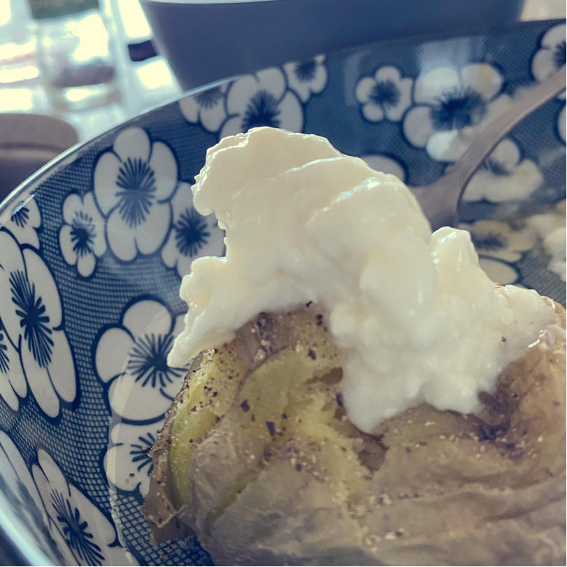 科达·布莱克的超快手烤土豆（微波炉/烤箱）