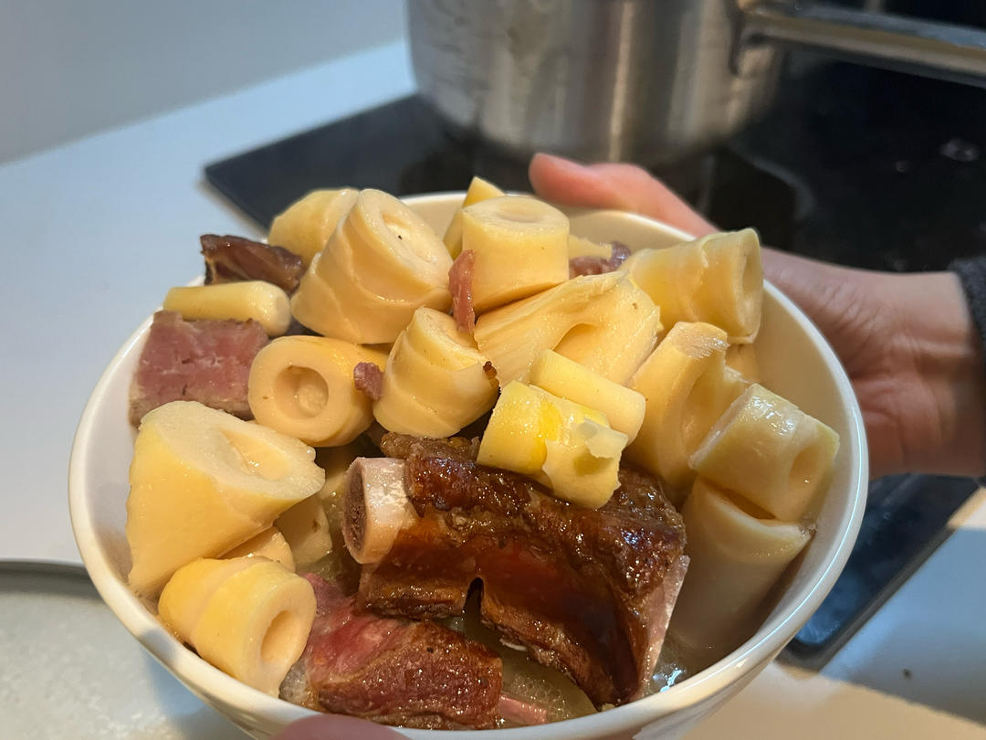 春笋煨腊排骨