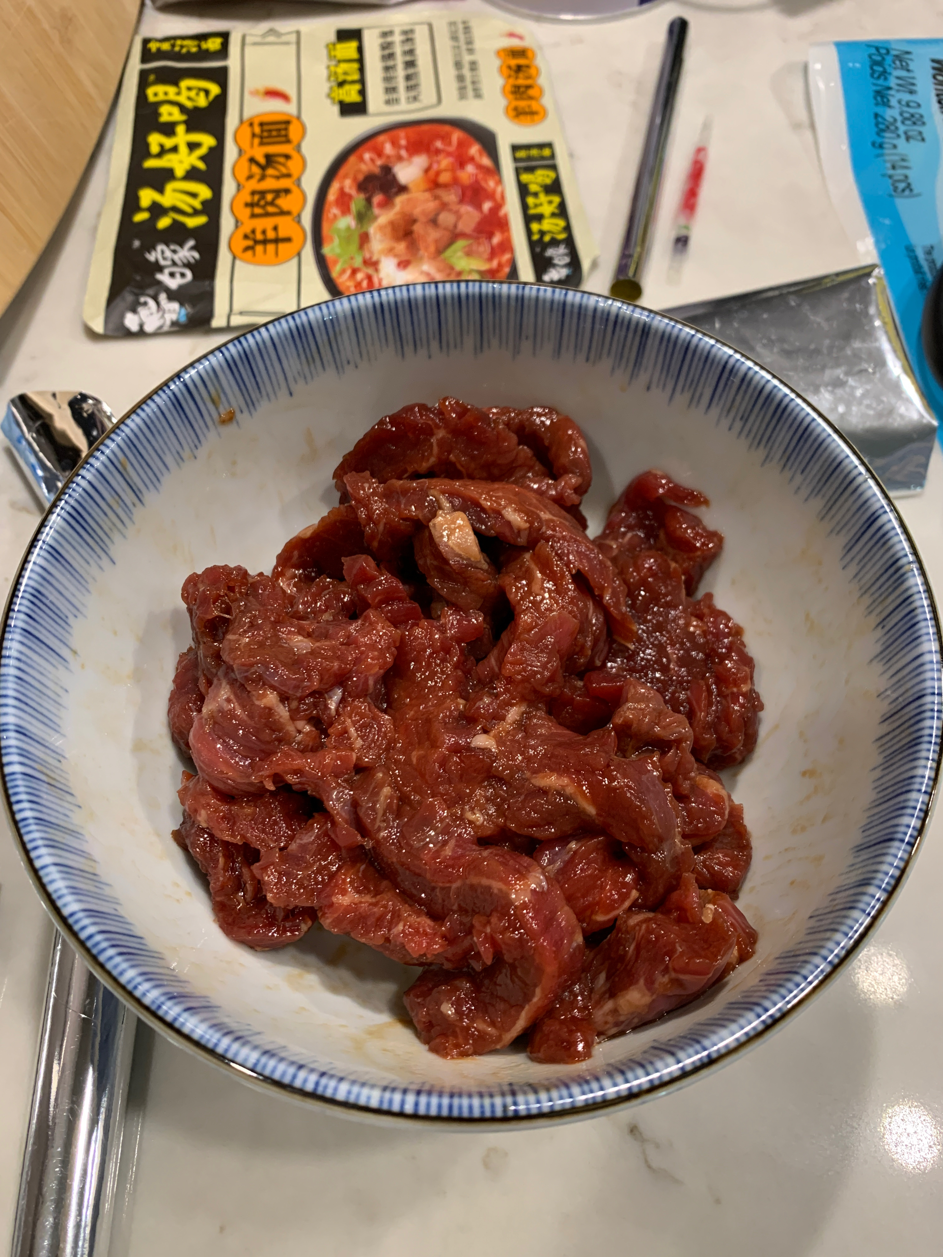 牛肉炒芦笋的做法 步骤1
