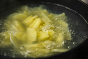 土豆的华丽变身-烧汁时蔬土豆饼的做法 步骤2