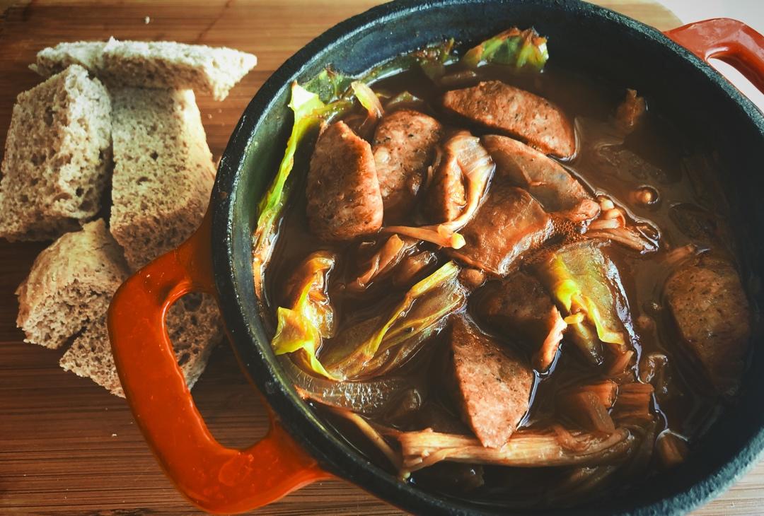 鹰嘴豆香肠茄汁炖菜