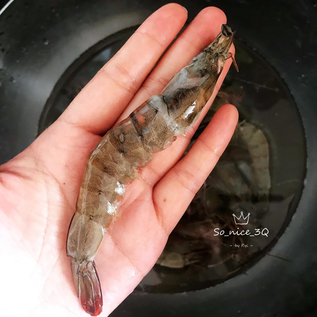 【技术贴】干净 彻底的 清理大虾的做法