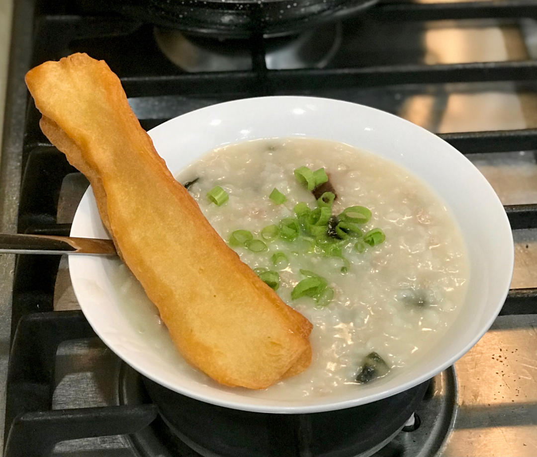 十五分钟快手之香滑皮蛋瘦肉粥(附五分钟电饭煲电压力锅更快捷方法)