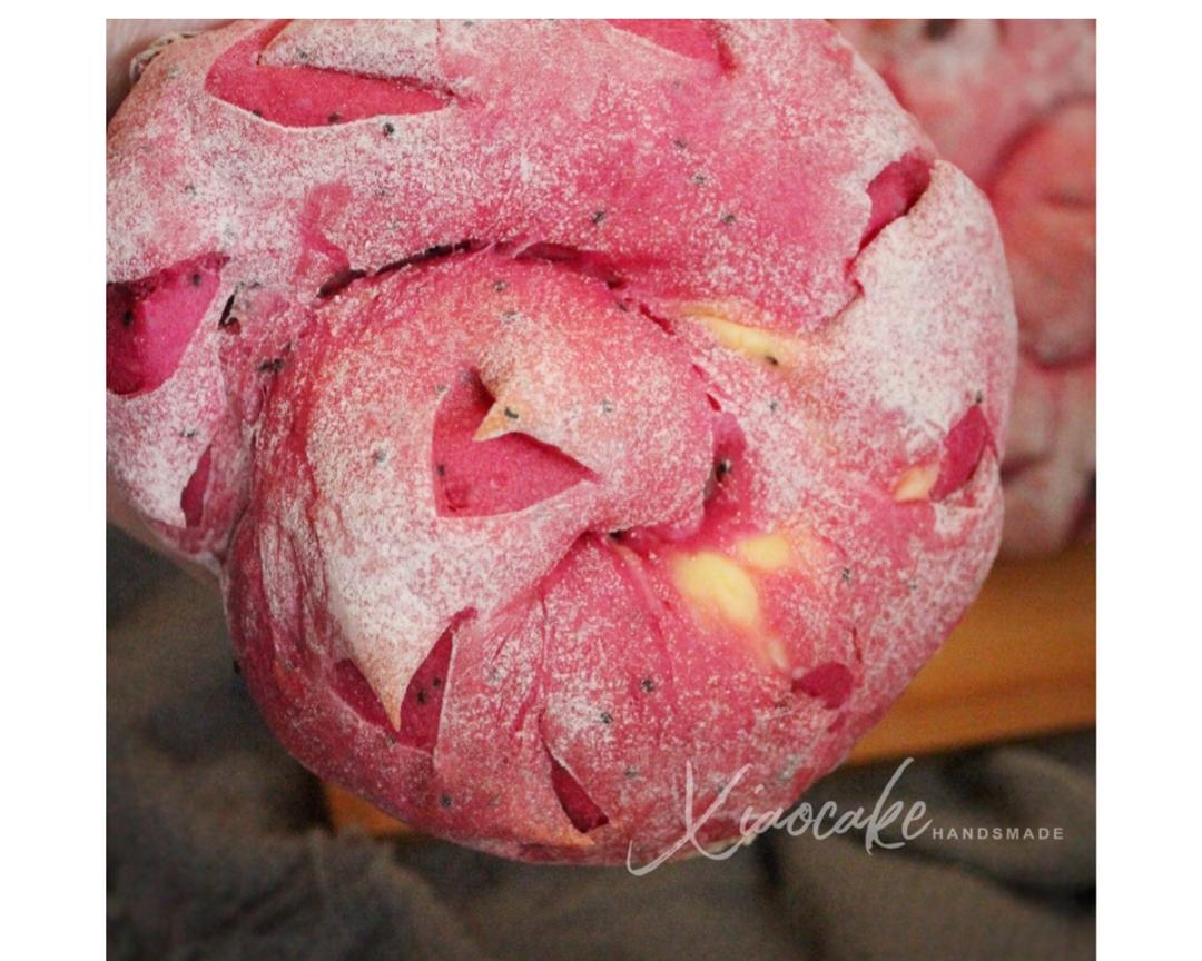 火龙果蔓越莓奶酪软欧的做法