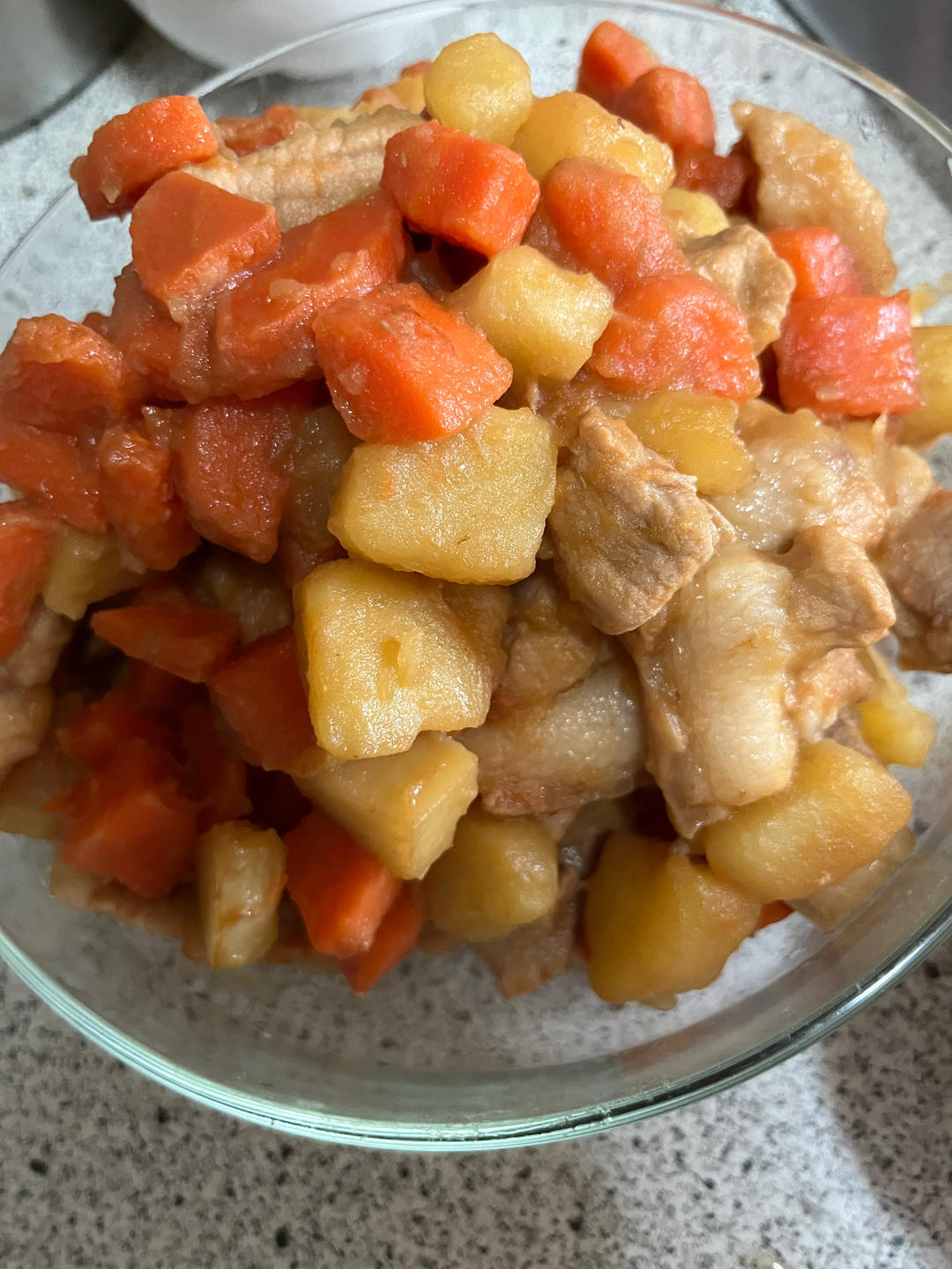 胡萝卜土豆焖猪肉