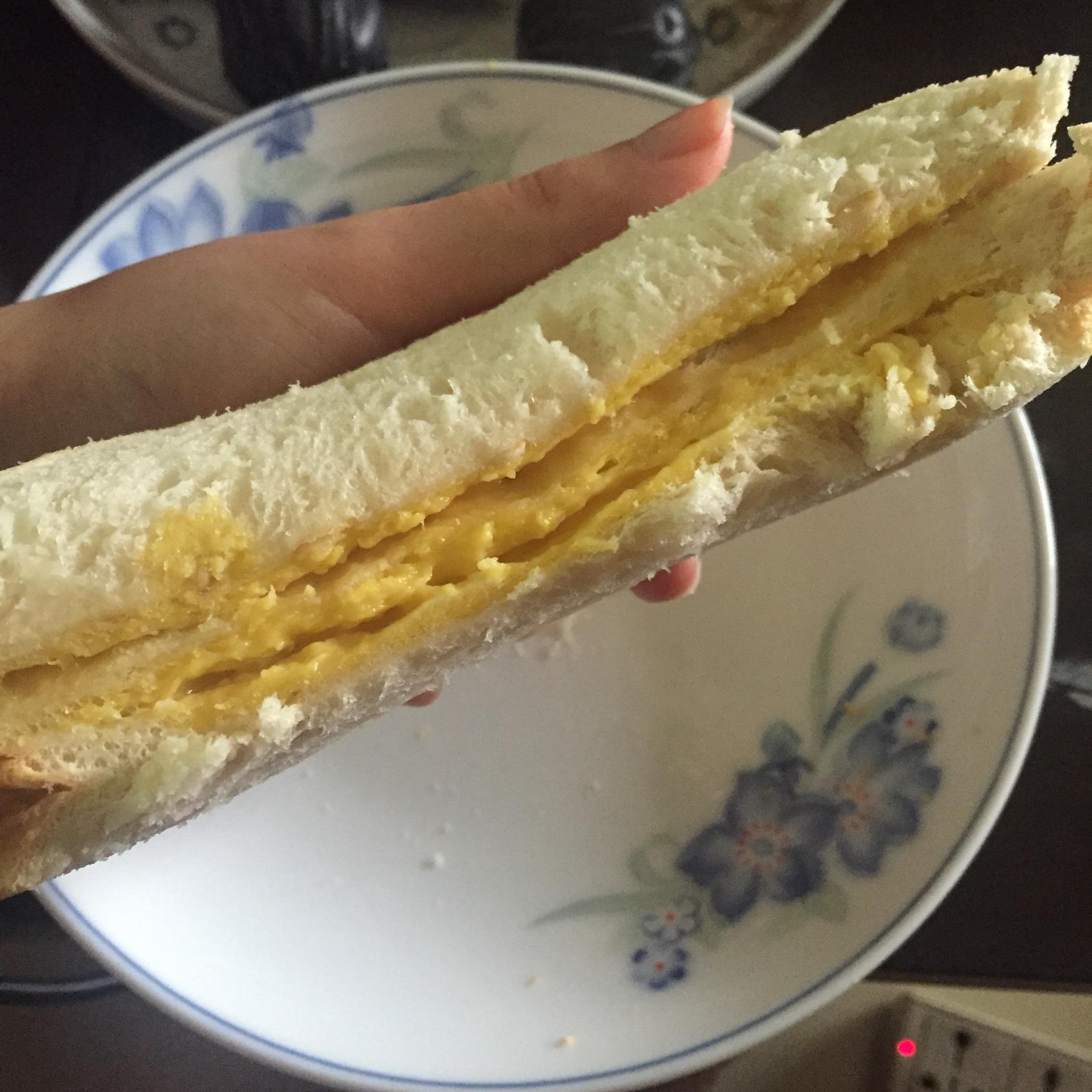 芝士鸡蛋三明治（微波炉版）的做法
