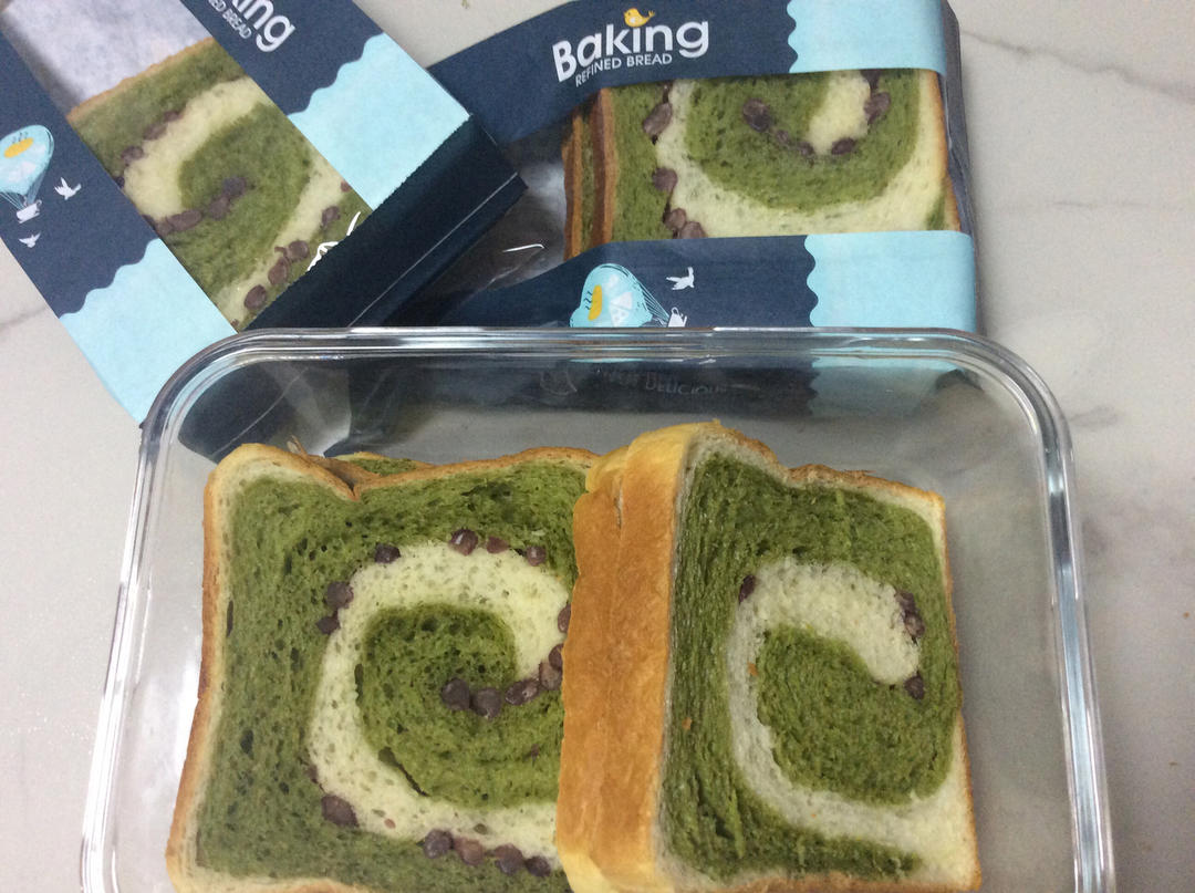 清香柔软的抹茶红豆吐司