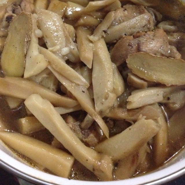 松茸烧鸡块