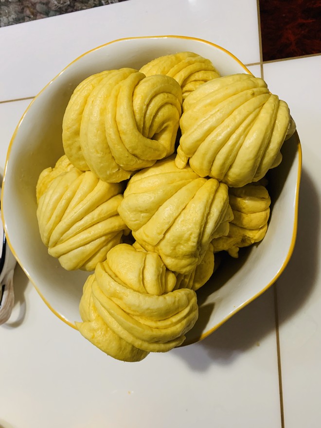 南瓜花卷的做法步骤图 南瓜花卷怎么做好吃 Lucy葛 下厨房 南瓜花卷的做法步骤图 南瓜花卷怎么做好吃 Lucy葛 下厨房