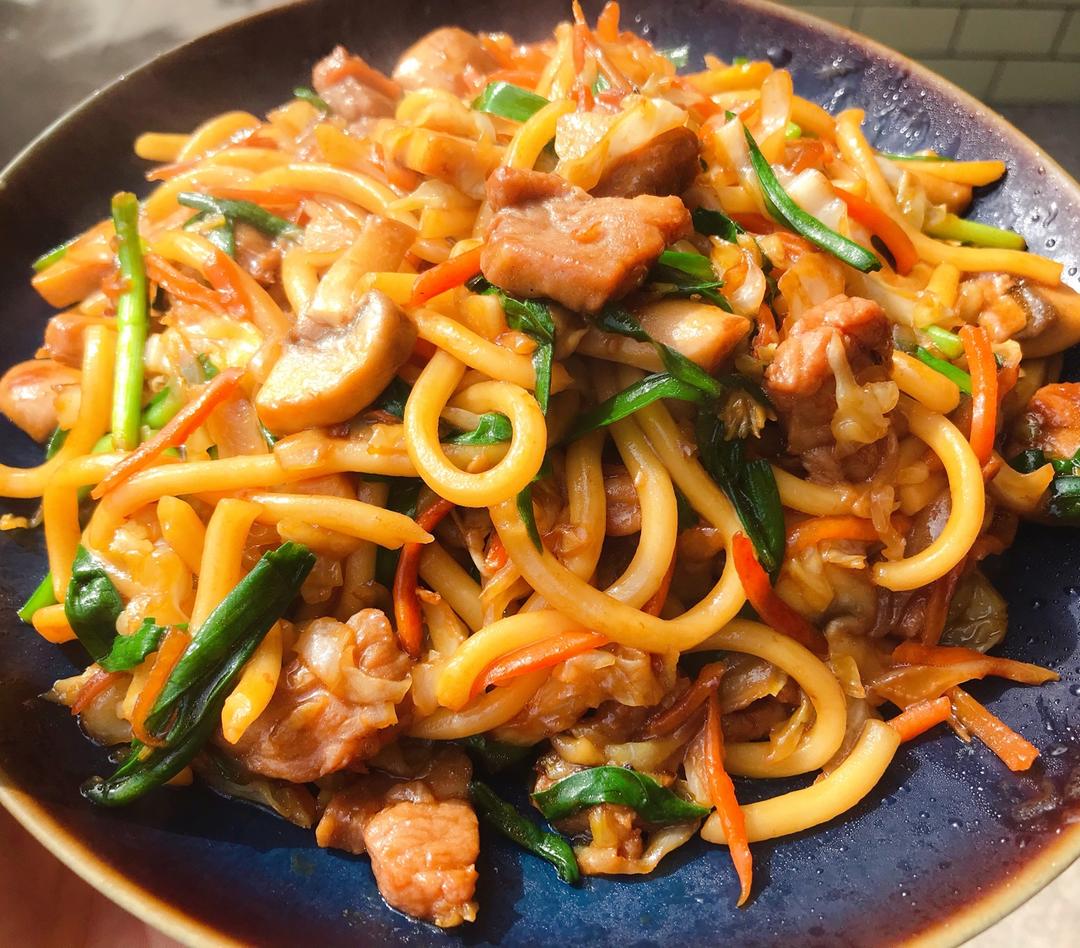 【曼达小馆】居酒屋系列：猪肉炒乌冬与烧酒