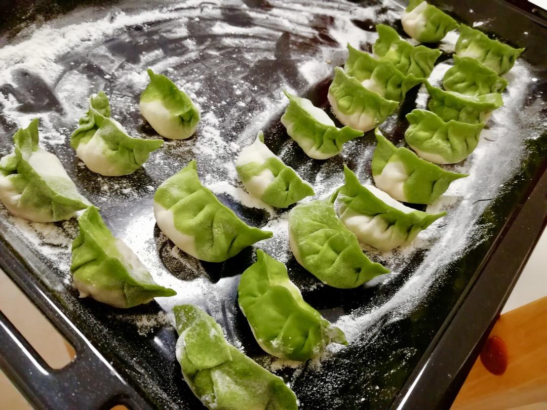 翡翠白玉白菜饺子详细版（附翡翠白玉白菜饺子包法，翡翠白玉饺子皮两种制法，面包机和面，翡翠白玉烧卖，各种馅料搭配）