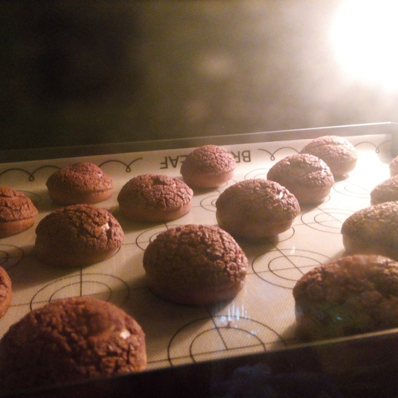 巧克力酥皮泡芙