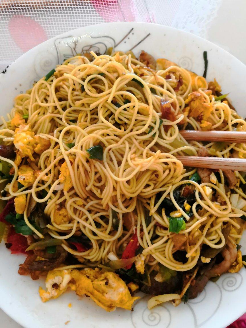 鸡蛋炒面