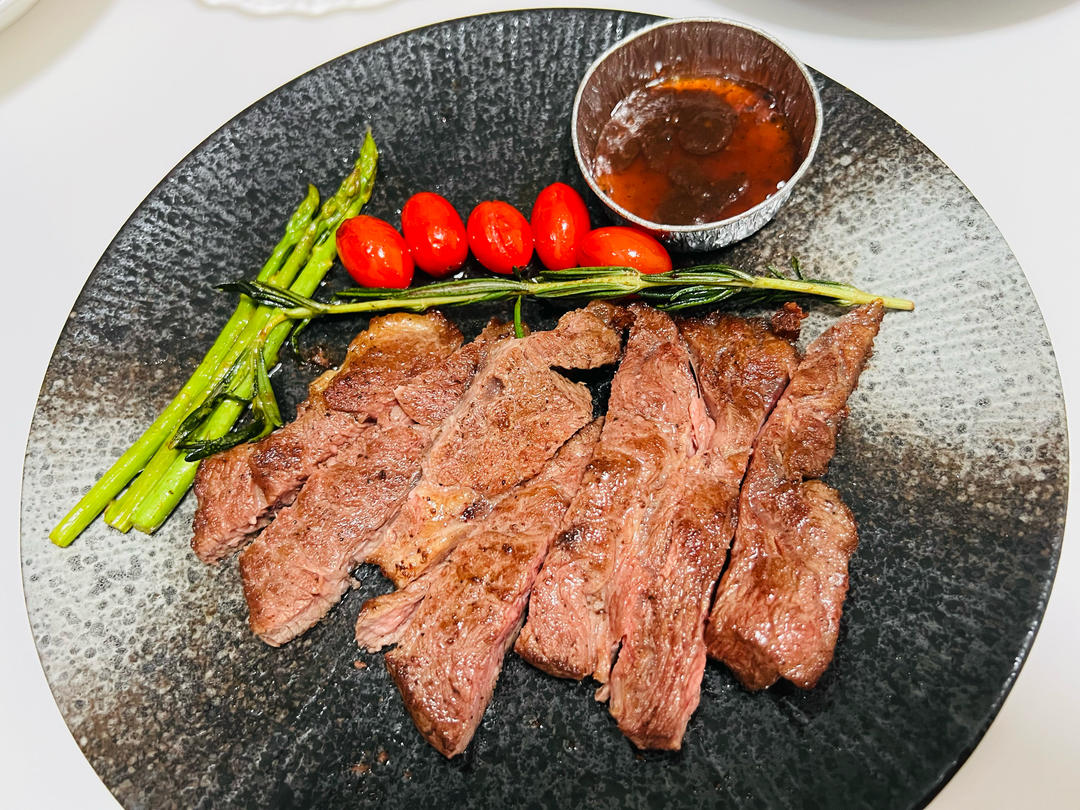 煎牛排｜在家做厚切安格斯西冷牛排