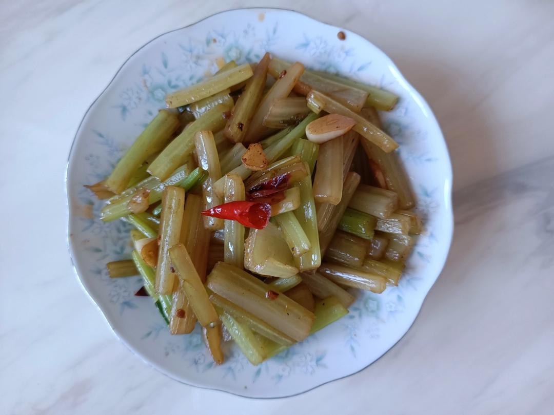 素炒芹菜