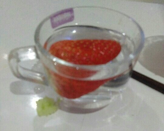 少女心爆棚的草莓茶🍓的做法 步骤2