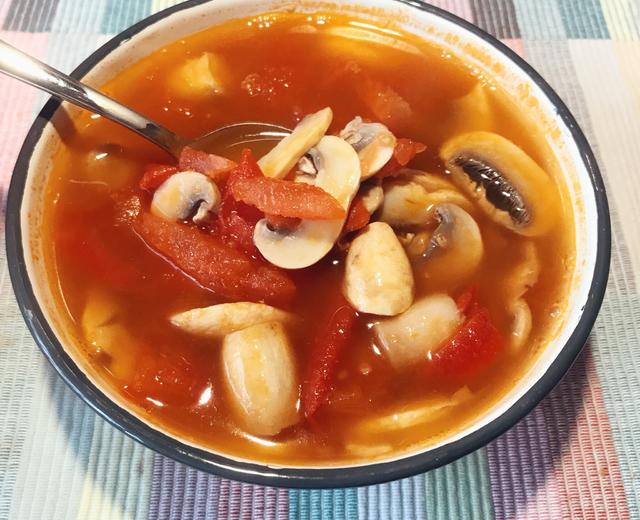 快手菜-番茄蘑菇汤