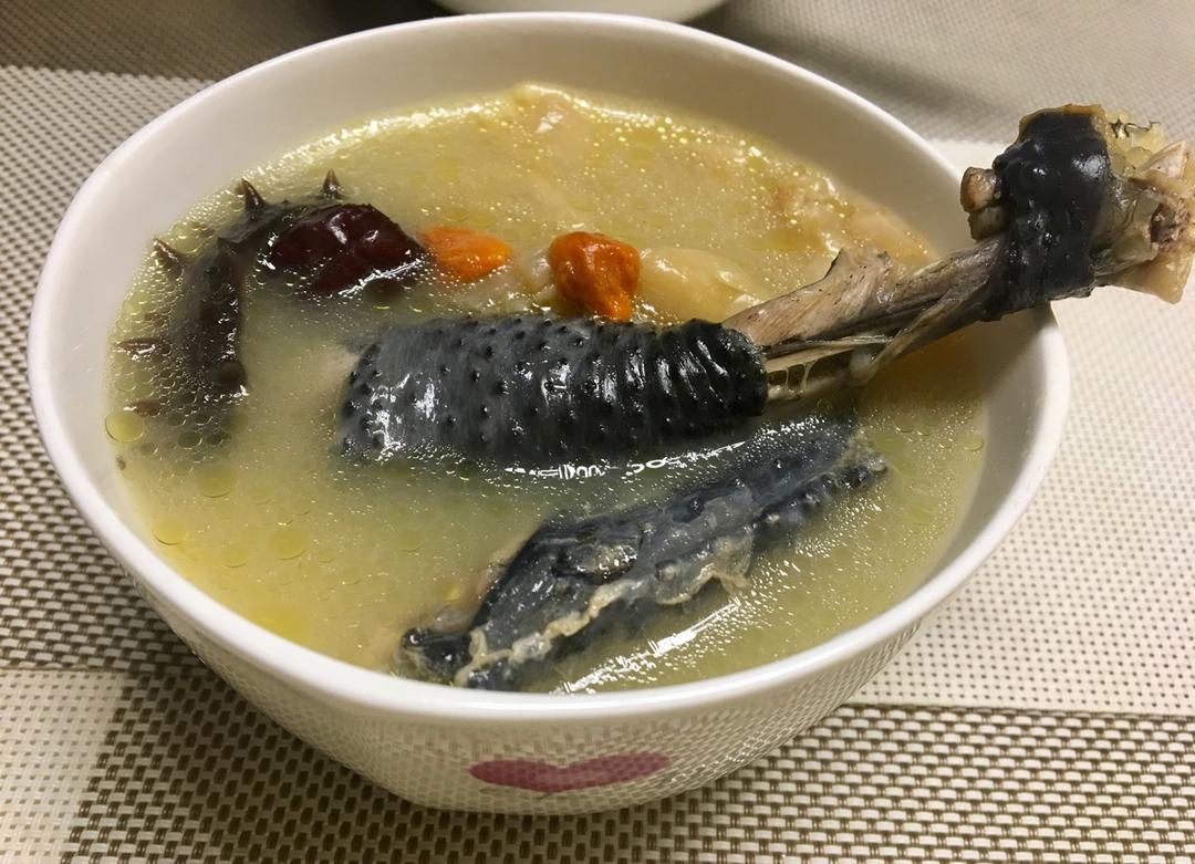 胡杨928做的海参花胶乌鸡汤
