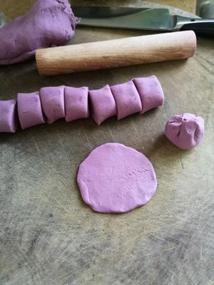 核桃芝麻紫薯小包包的做法 步骤5