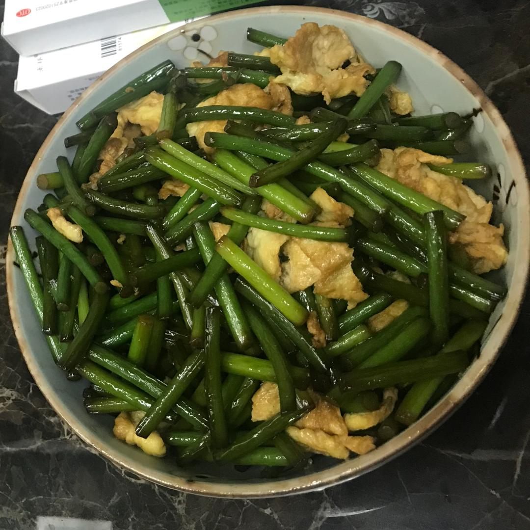 蒜苗炒鸡蛋