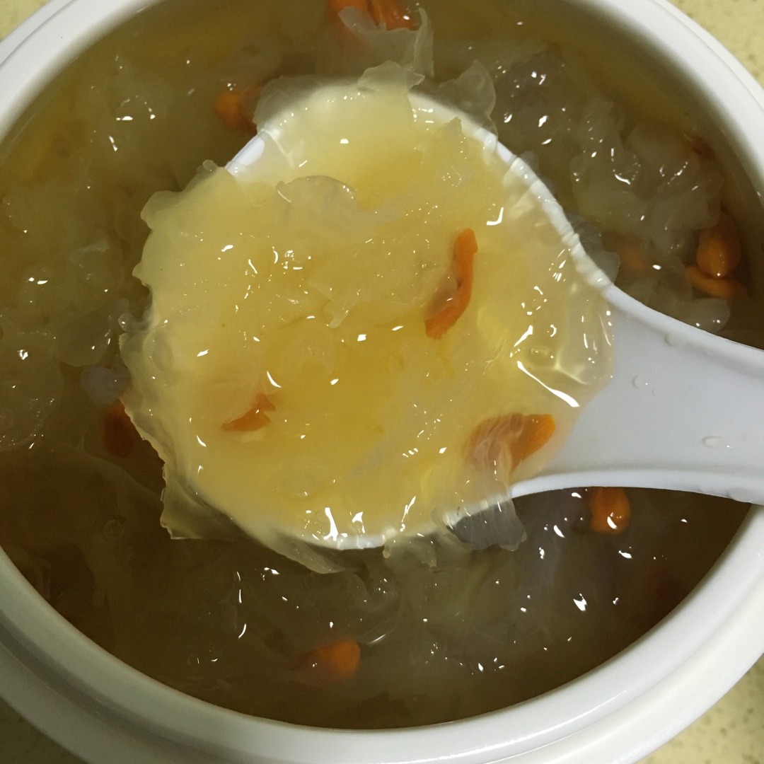 银耳燕窝羹