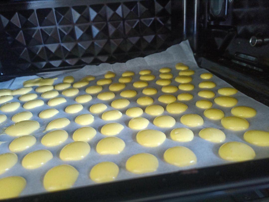 入口即化的无添加蛋黄溶豆