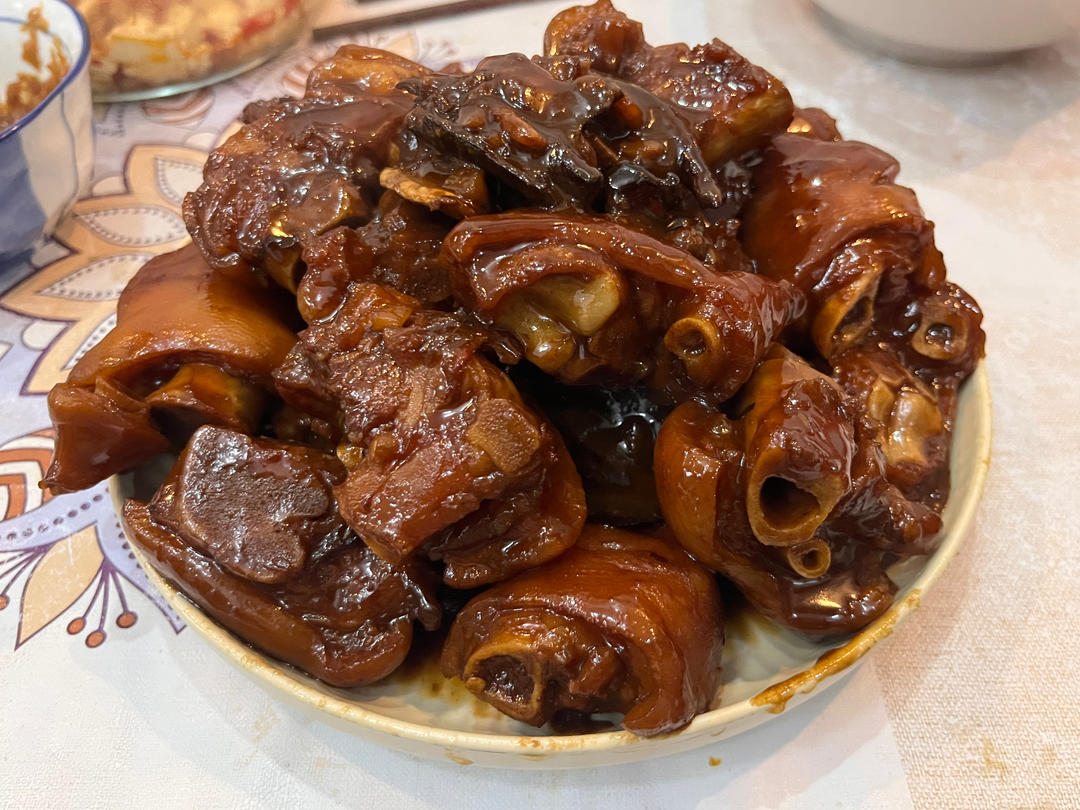 美味的家常菜：红烧猪蹄