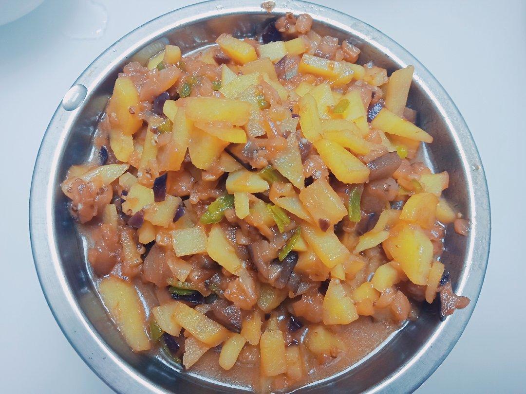 土豆丁盖浇饭