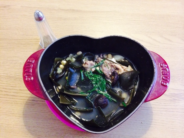 黄豆海带排骨汤