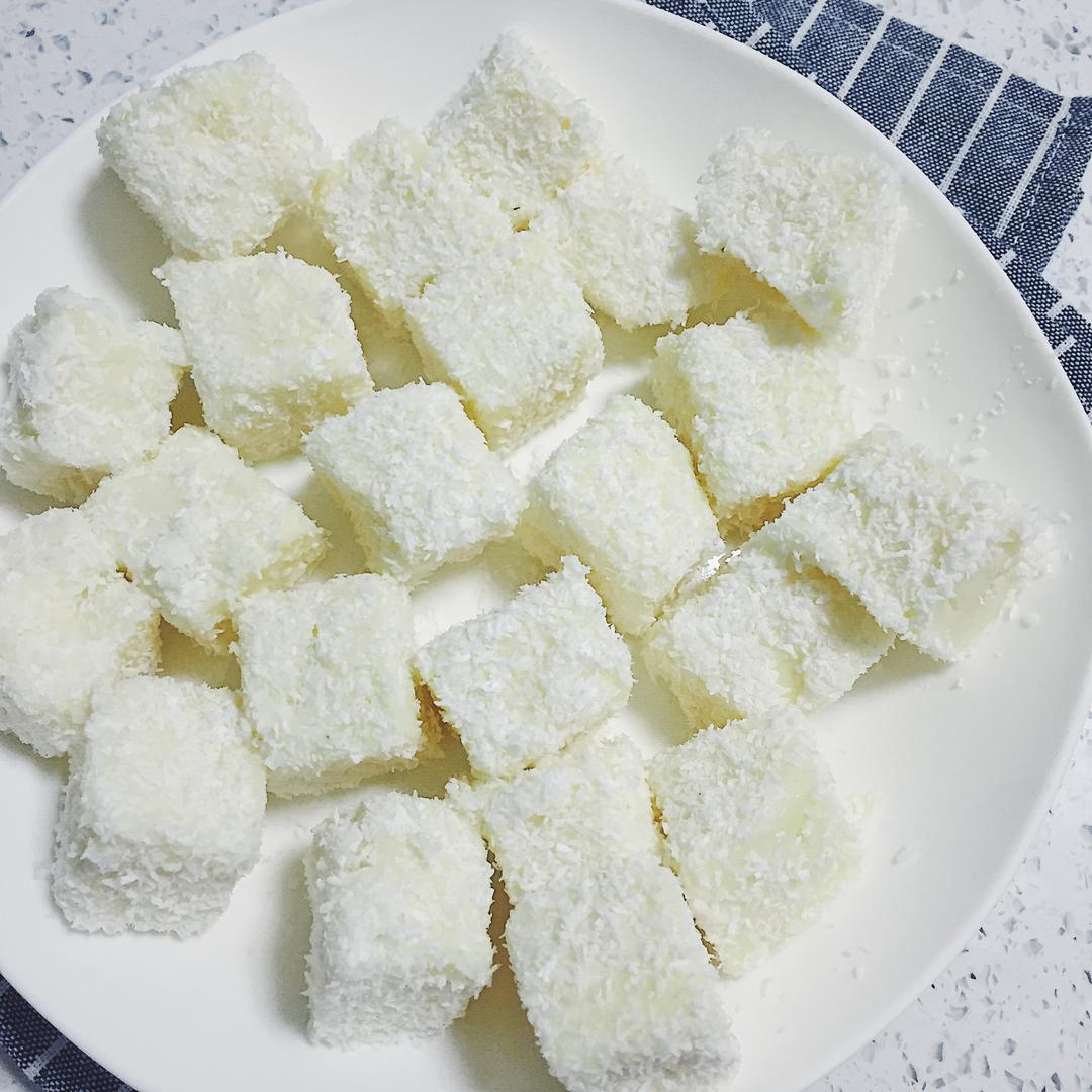 牛奶椰蓉小方