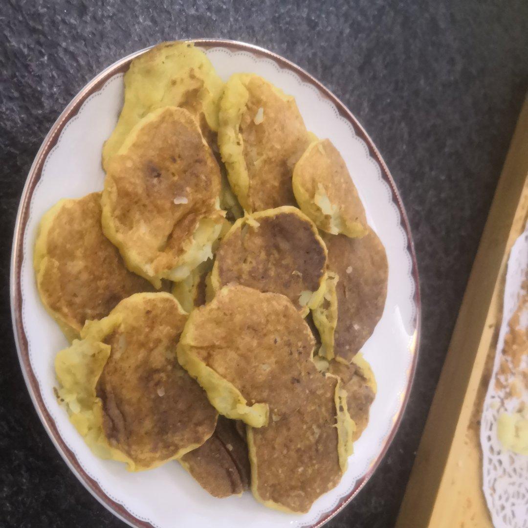 香甜软糯的土豆香蕉蛋黄饼（宝宝辅食）