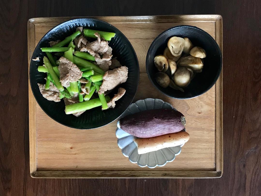 黑椒牛肉炒芦笋